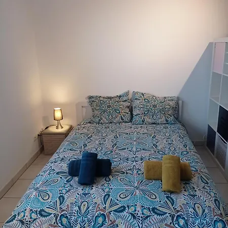 Proche De La Gare Avec Le Calme Des Vignes. Lägenhet *