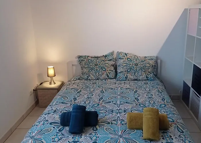 Proche De La Gare Avec Le Calme Des Vignes. Apartman *